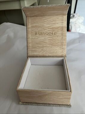 Baby Gold cloth textured Cream Jewelry Gift Box